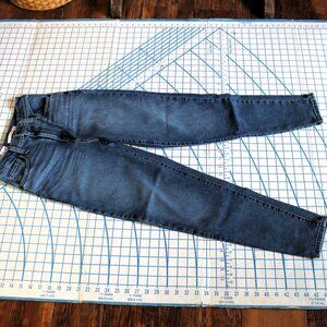 Levi's High Waisted Mom Jeans Size 24